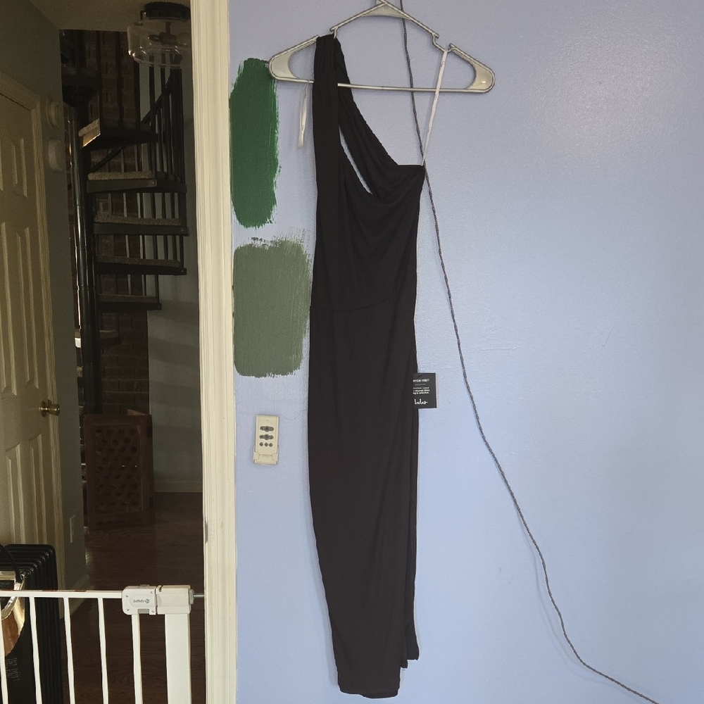 Elegant Black One-Shoulder Dress